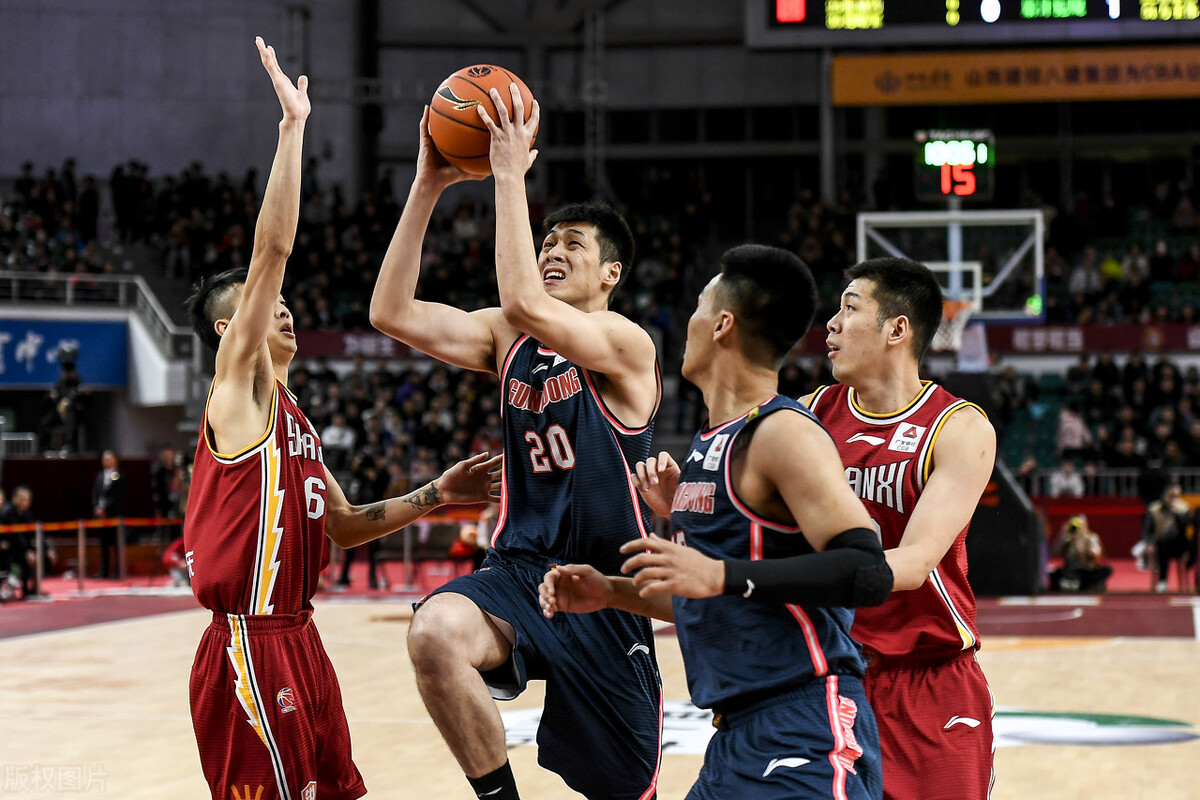 包含阿扎伦卡在FPX比赛中爆冷集结日阿斯顿维拉伤情更新，山东泰山更衣室发声备战CBA季后赛看傻球迷的词条