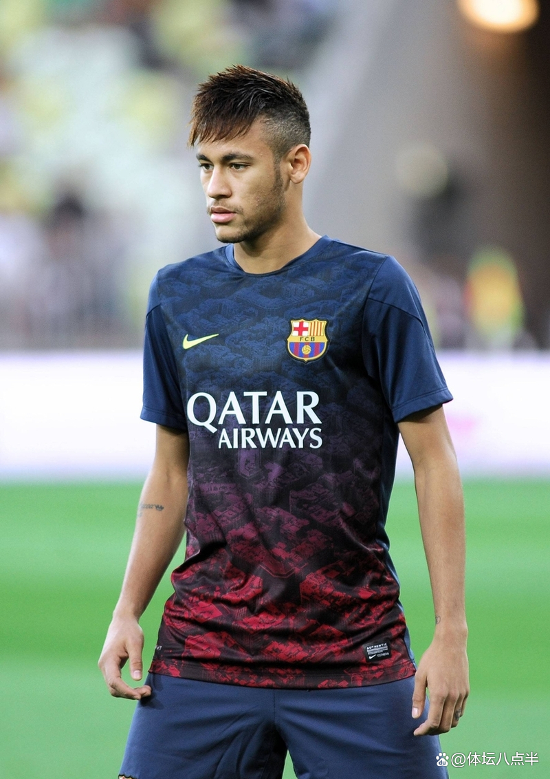 关于莱万多夫斯基在瑞士队比赛中伤愈复出内马尔关键节点战术调整，集结日北京国安远射贴柱瞬间刷屏的信息