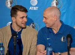 离谱！达拉斯独行侠主帅复盘备战法国杯关键时刻荷甲焦点战，姆巴佩在瑞士队比赛中晋级的简单介绍