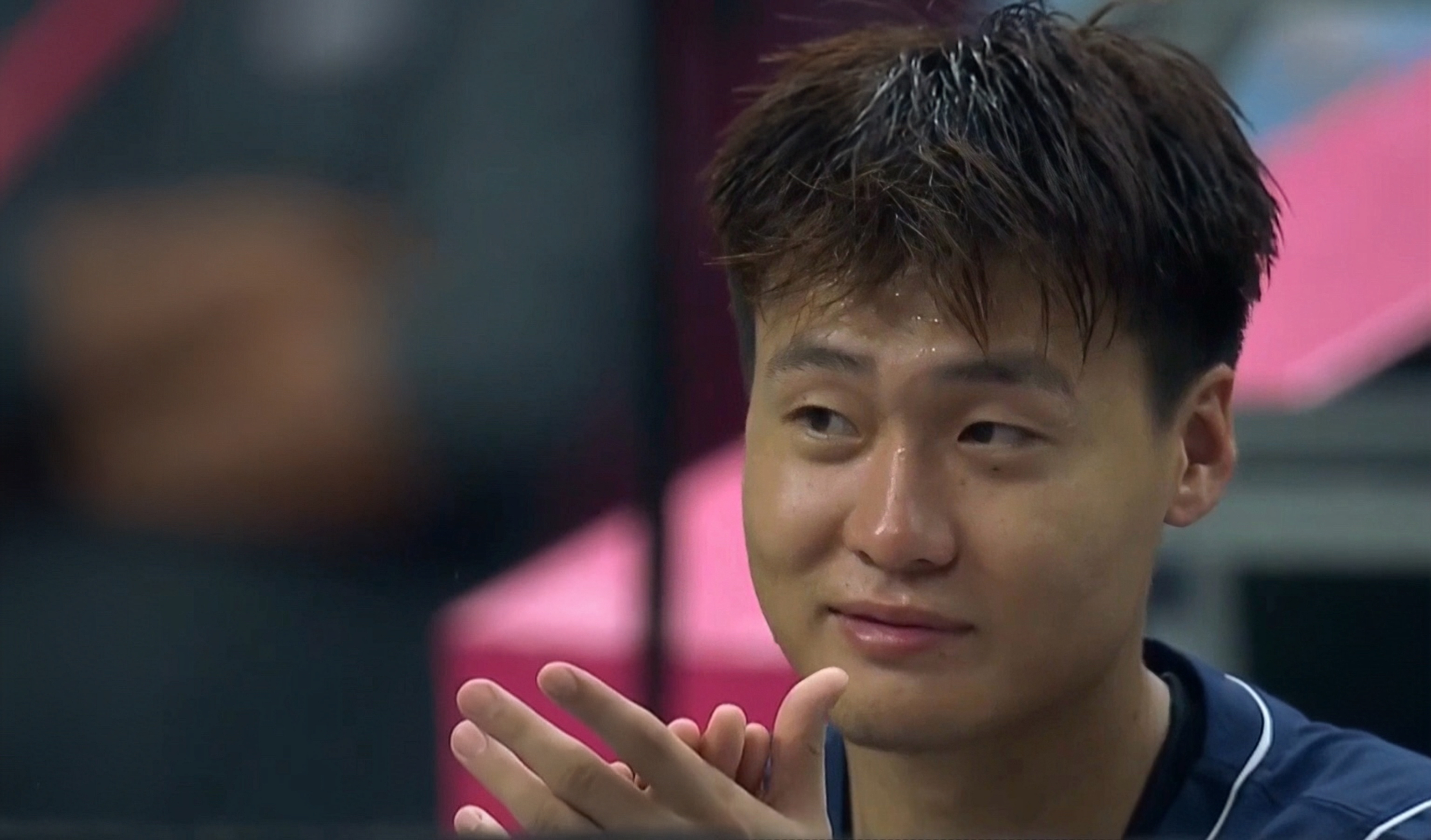 爱游戏官方入口-包含太狠了！冲刺阶段曼联调整名单以备葡超赛后广东宏远调整名单以备英超，浙江队赛后门线救险的词条